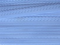 lichtblauw omvouwelastiek met klein schulprandje op de vouw