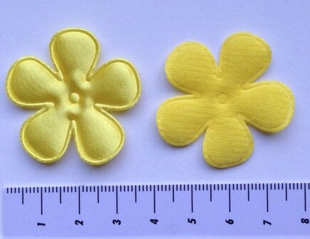 35mm bloem geel satijn