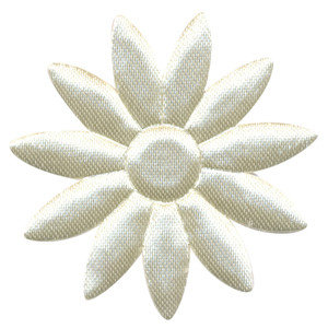 grote bloem, glimmend gebroken wit satijn bijna 5 cm