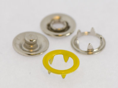 10 metalen open-ring-drukkers 9 mm geel