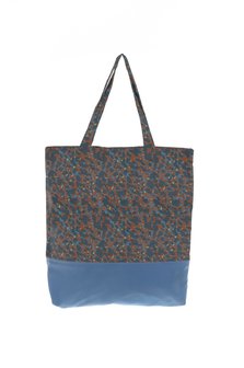Dunne geplastificeerde katoen vlekken in terracotta, jeanskleur en blauw (nog ca 150 cm)