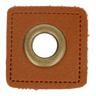 bronskleurige nestels op bruin vierkant van nepleer: gat diameter 11 mm