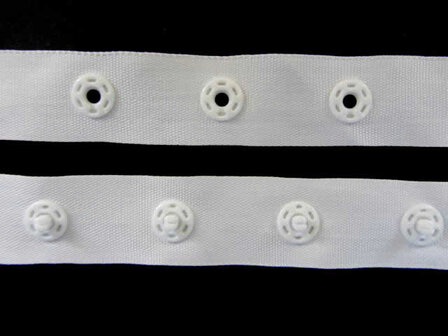 drukkertjesband wit: afstand 2,5 cm: HALVE meter (nog 3 halve meters)