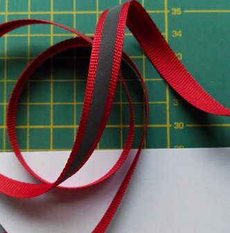 1 cm breed ribsband met reflecterende streep op rood