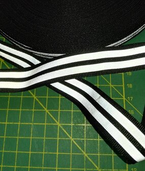 2 cm breed ribsband met twee reflecterende strepen op zwart