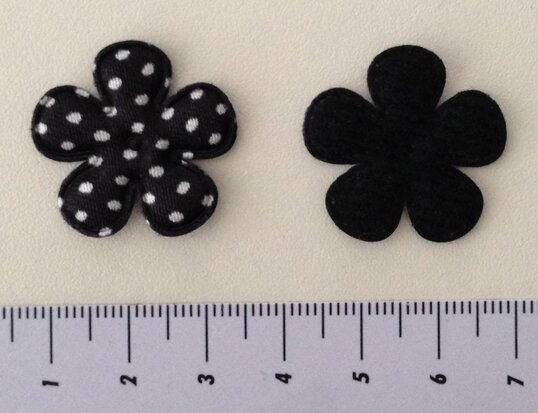 25 mm bloemetje zwart satijn met witte stip