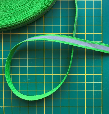 1 cm breed ribsband met reflecterende streep op groen