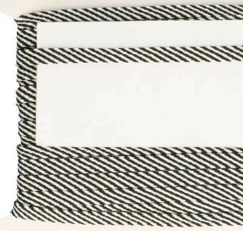 veterband oftewel plat koord 9 mm breed, schuin streepje zwart/wit