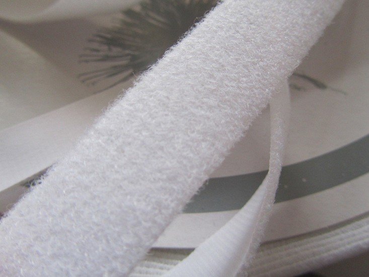 dun zacht en soepel klittenband, 2 cm breed, wit 