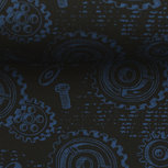 Happy Metal: tricot met schroeven, moeren en tandwielen op donkerblauw Happy Metal: tricot met schroeven, moeren en tandwielen op donkerblauw