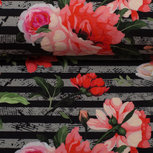 Matti: digitaal bedrukte tricot: rood/roze bloemen op grijs/zwarte strepen Matti: digitaal bedrukte tricot: rood/roze bloemen op grijs/zwarte strepen