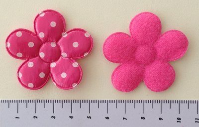 grote bloem 5cm, PVC fuchsia met witte stip