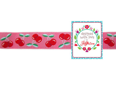 Jolly Cherry, kersen op een roze sierbandje / van jolijou