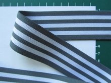 taille-elastiek 4 cm breed: strepen wit met grijs /HALVE METER