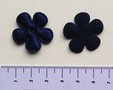 25mm bloem, donkerblauw met randje
