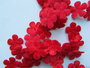 28 mm bloemetje fluweel rood_